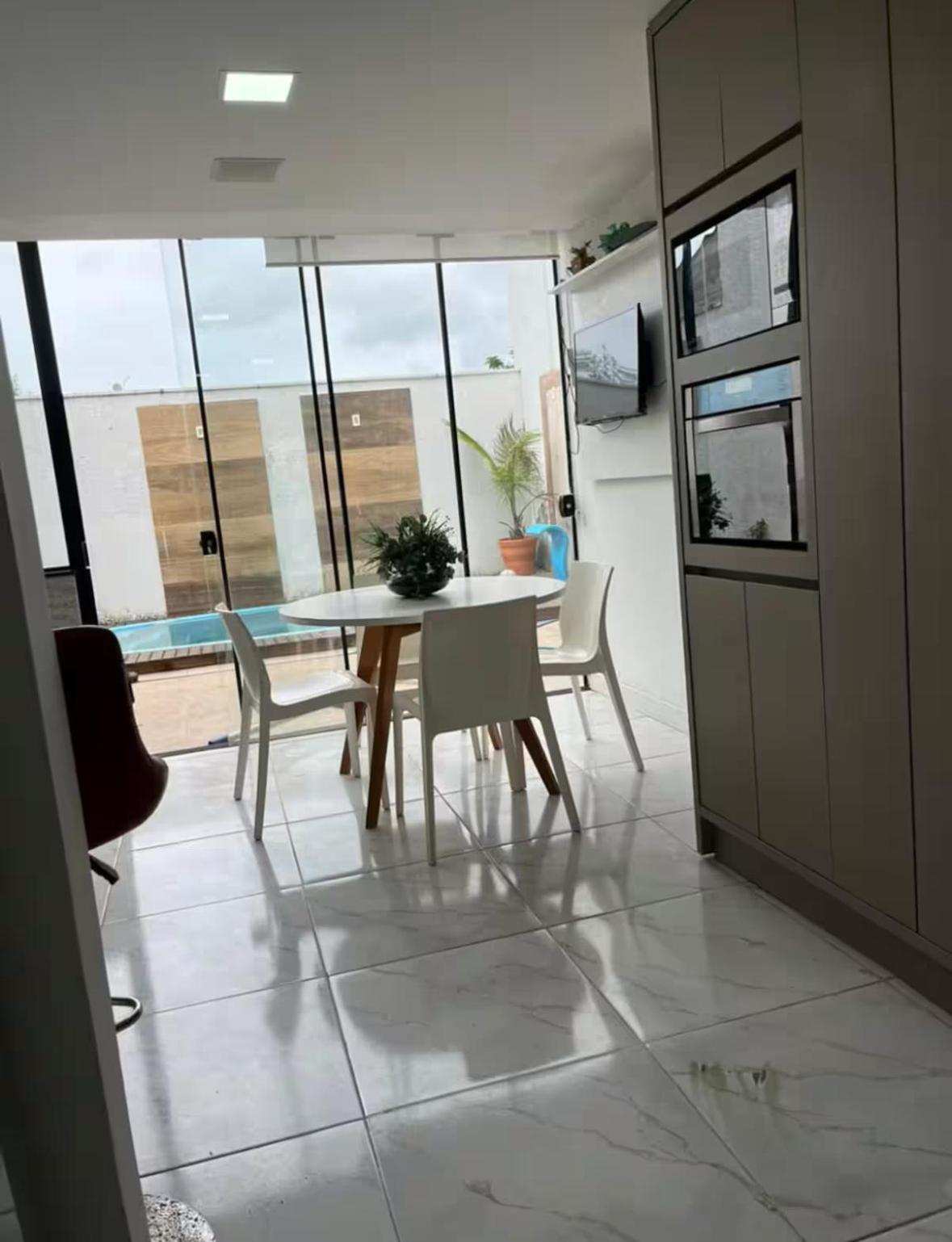 Casa Com Piscina E 3