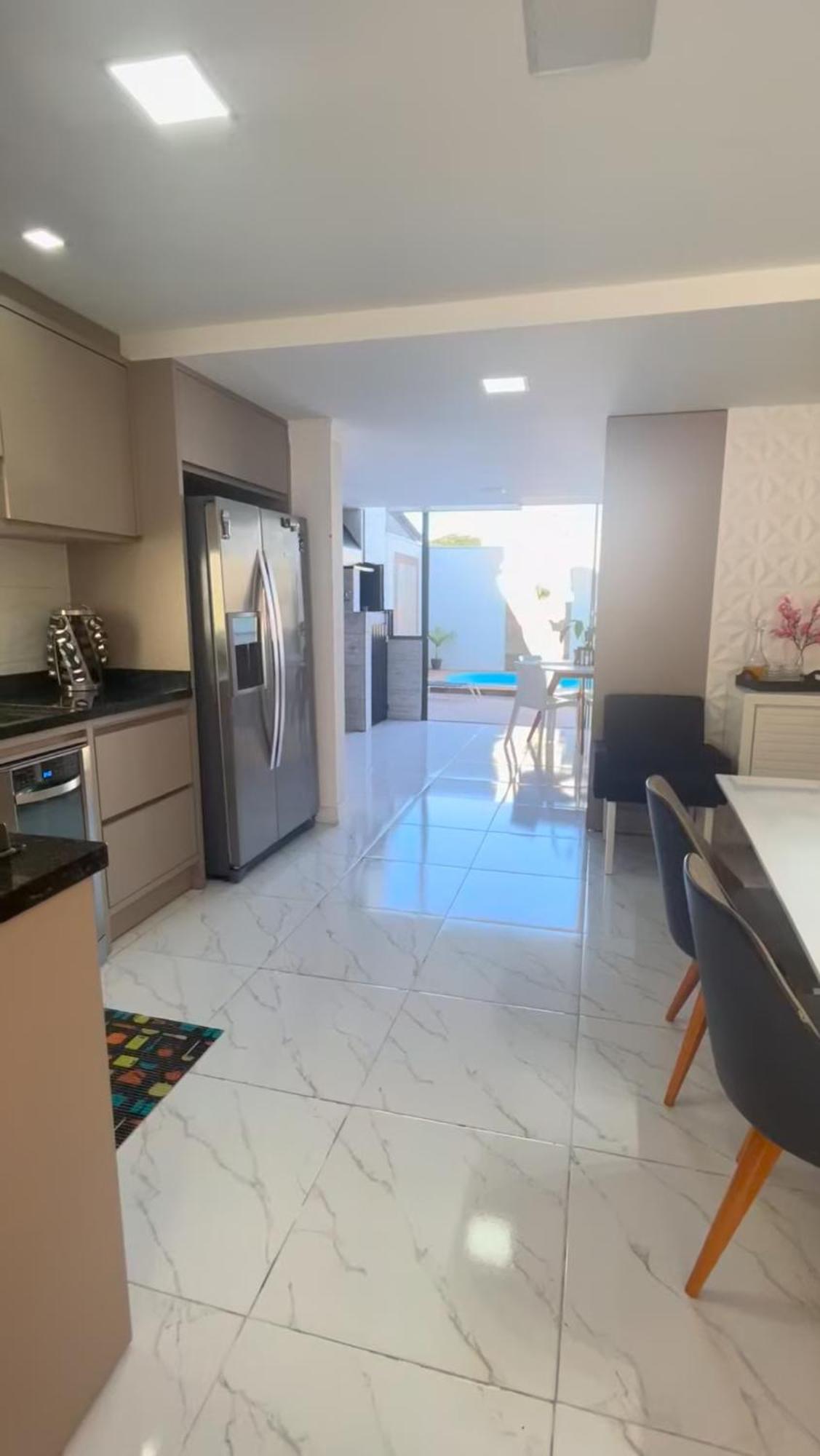 Casa Com Piscina E 3 *
